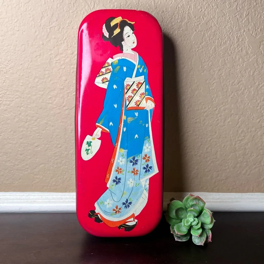 Vintage 1960s Motta Geisha Tin | Italian Confectionery Collectible